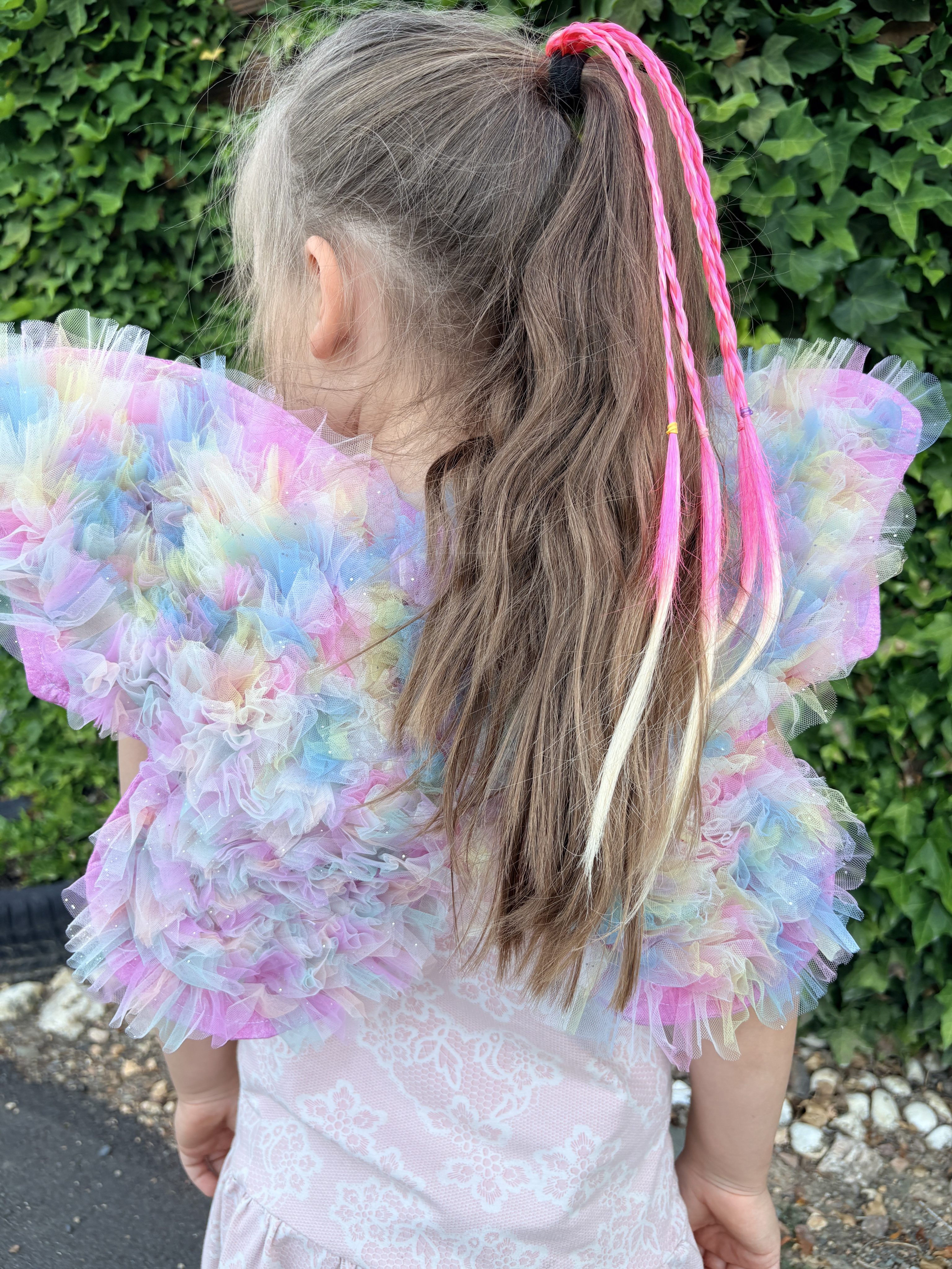 Schmetterlingsflügel nähen – märchenhafte DIY-Flügel aus Tüll